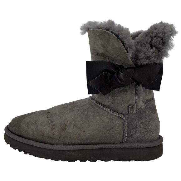 UGG Women's Daelynn Boots Size 8 Charcoal Gray Classic Short Sheepskin Lined Bow - Picture 6 of 11